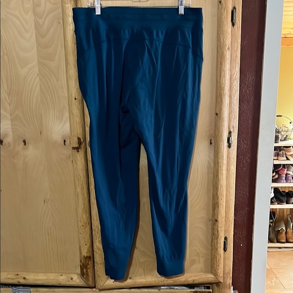 Lululemon Athletica Blue Track Pants with Tapered Ankles - Picture 3 of 3
